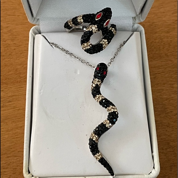 Sterling silver snake black gold and red stones ring and necklace - Picture 1 of 2